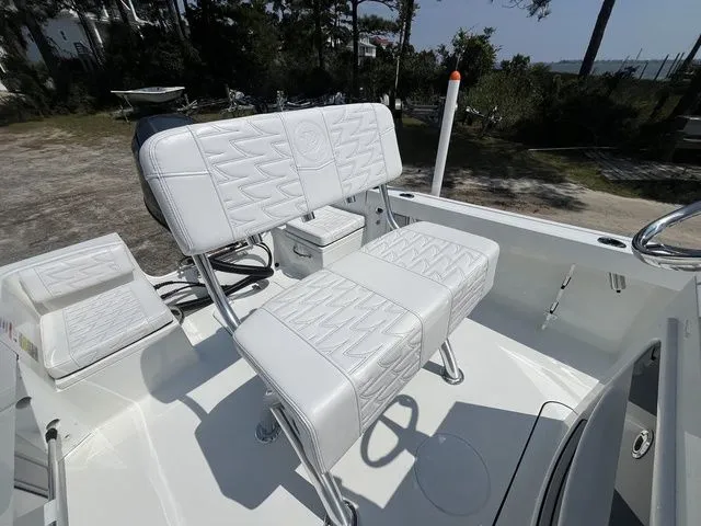 Slide: The Image of Parker 18SE Center Console 2026 - 10