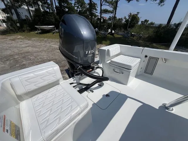 Slide: The Image of Parker 18SE Center Console 2026 - 11