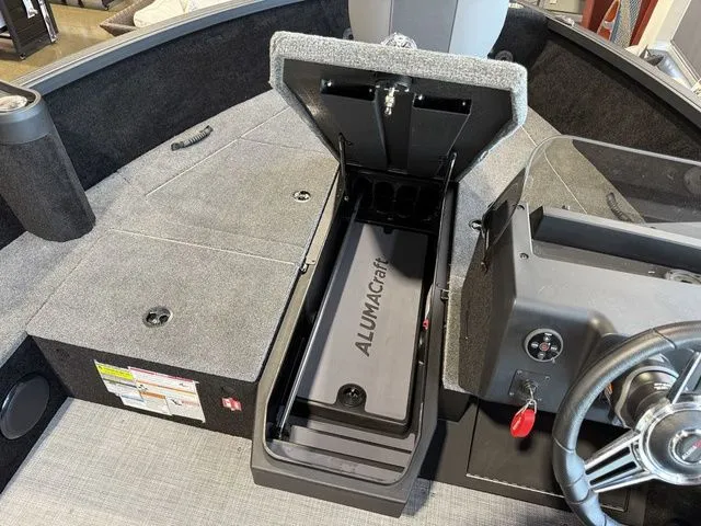 Slide: The Image of Alumacraft Competitor 175X Side Console 2026 - 18