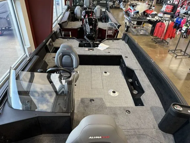 Slide: The Image of Alumacraft Competitor 175X Side Console 2026 - 23