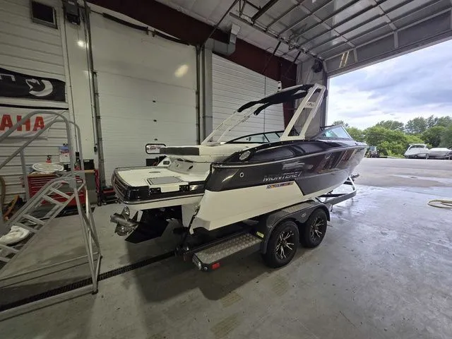 Slide: The Image of Monterey 238SS Super Sport 2019 - 4