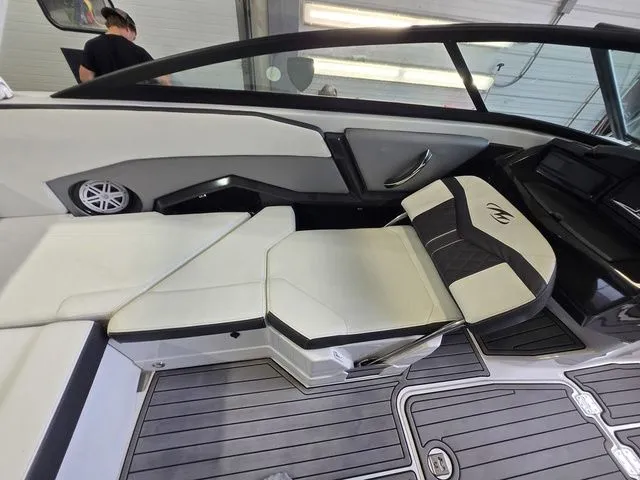 Slide: The Image of Monterey 238SS Super Sport 2019 - 9