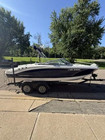 Slide: The Image of Chaparral 21 SSi Ski & Fish 2021 - 4