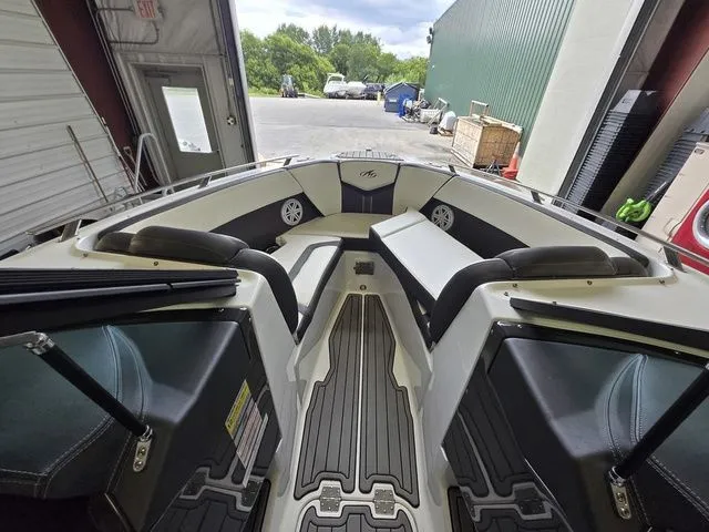 Slide: The Image of Monterey 238SS Super Sport 2019 - 15