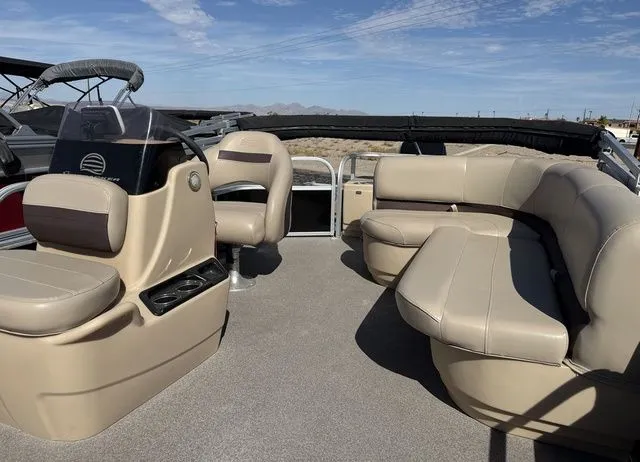 Slide: The Image of Tracker BASS 18DLX BUGGY 2018 - 8