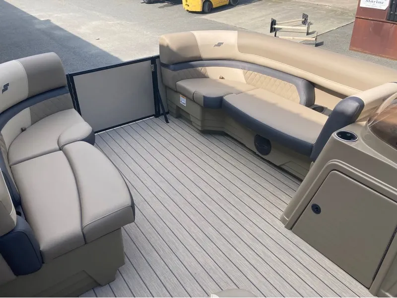 Slide: The Image of Starcraft EXS 1 2026 MODEL 2025 - 7