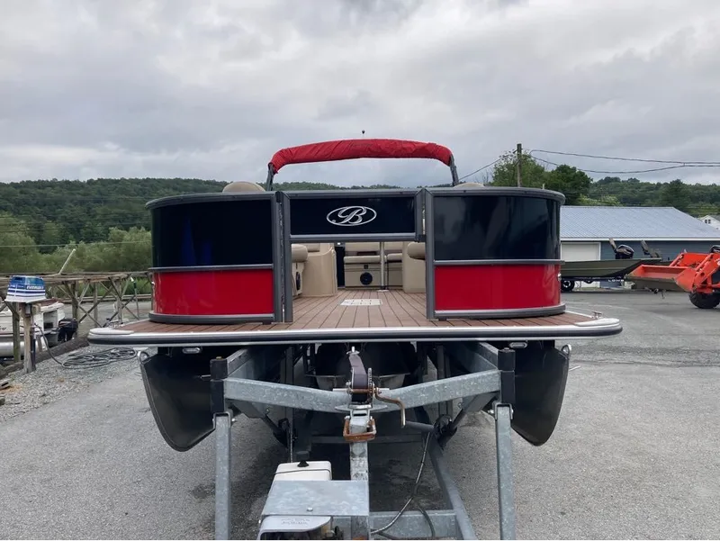 Slide: The Image of Bentley Pontoons Fish 243 4-Point Full Tube 2024 - 3