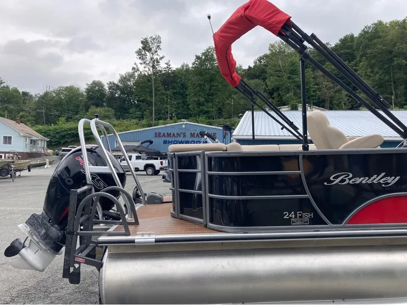 Slide: The Image of Bentley Pontoons Fish 243 4-Point Full Tube 2024 - 4