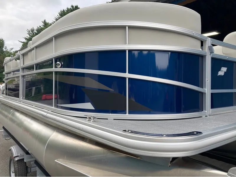 Slide: The Image of Starcraft LX 18 R 2026 MODEL 2025 - 3