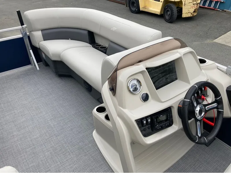 Slide: The Image of Starcraft LX 18 R 2026 MODEL 2025 - 6