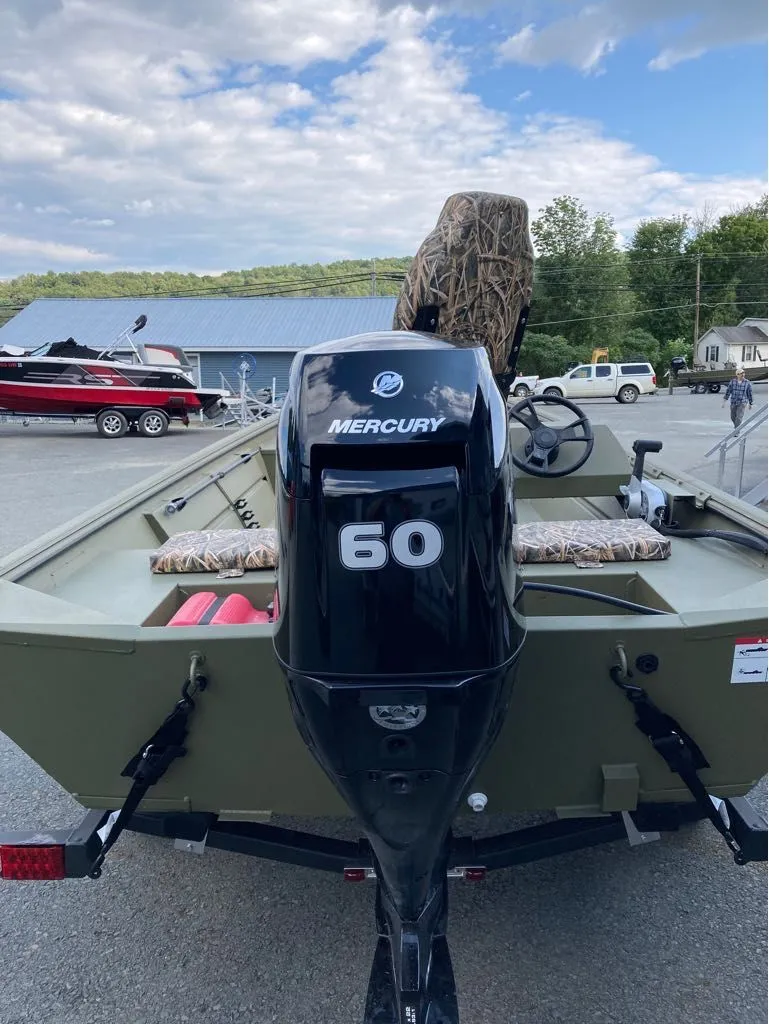 Slide: The Image of Lowe Roughneck Side Console RX1860 SC 2025 - 9