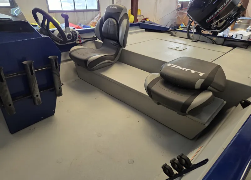 Slide: The Image of Lund 1760 Predator SC 2024 - 4