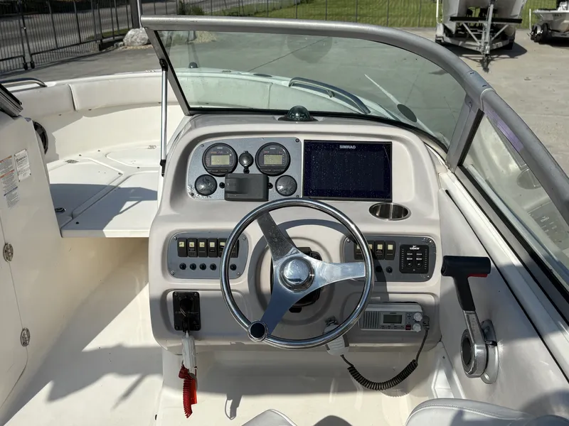 Slide: The Image of Robalo R227 Dual Console 2006 - 10