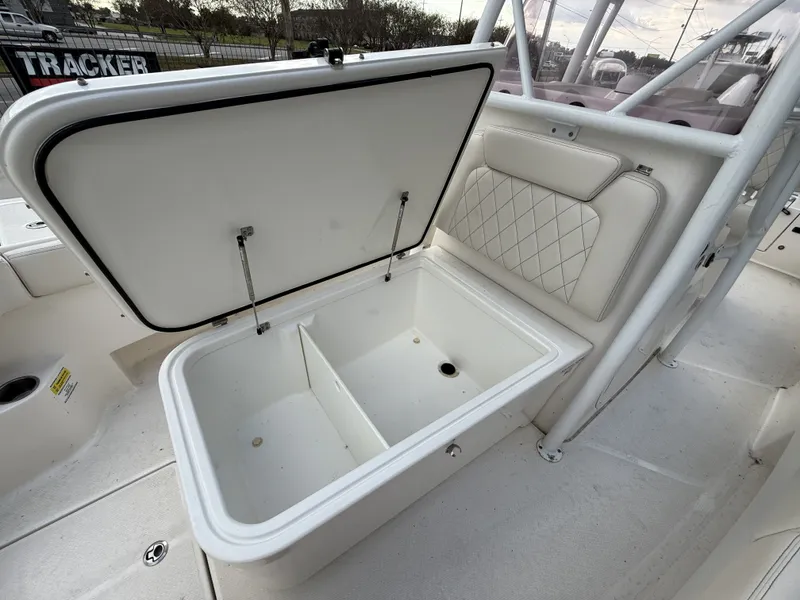 Slide: The Image of Blue Wave 2800 Makaira 2021 - 15