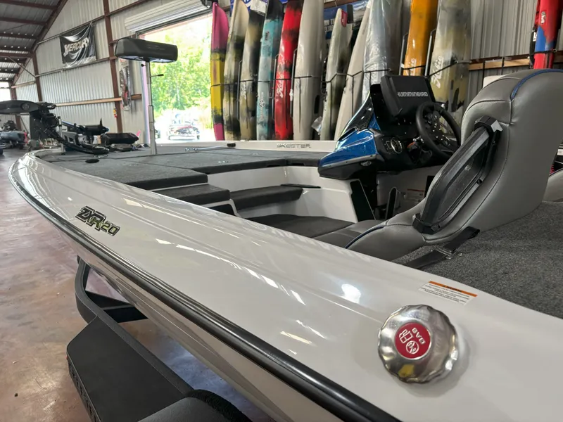 Slide: The Image of Skeeter ZXR20 2024 - 11