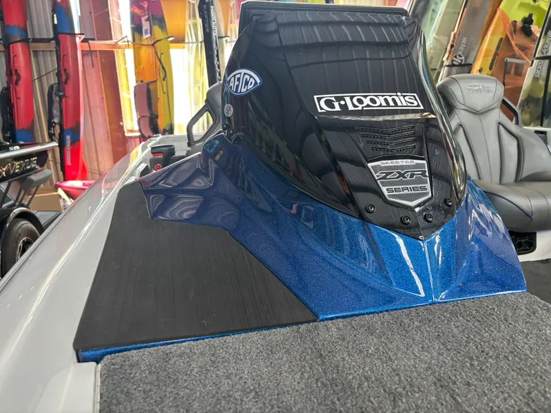 Slide: The Image of Skeeter ZXR20 2024 - 12