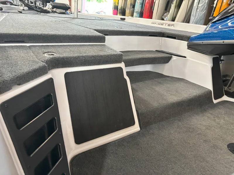 Slide: The Image of Skeeter ZXR20 2024 - 15