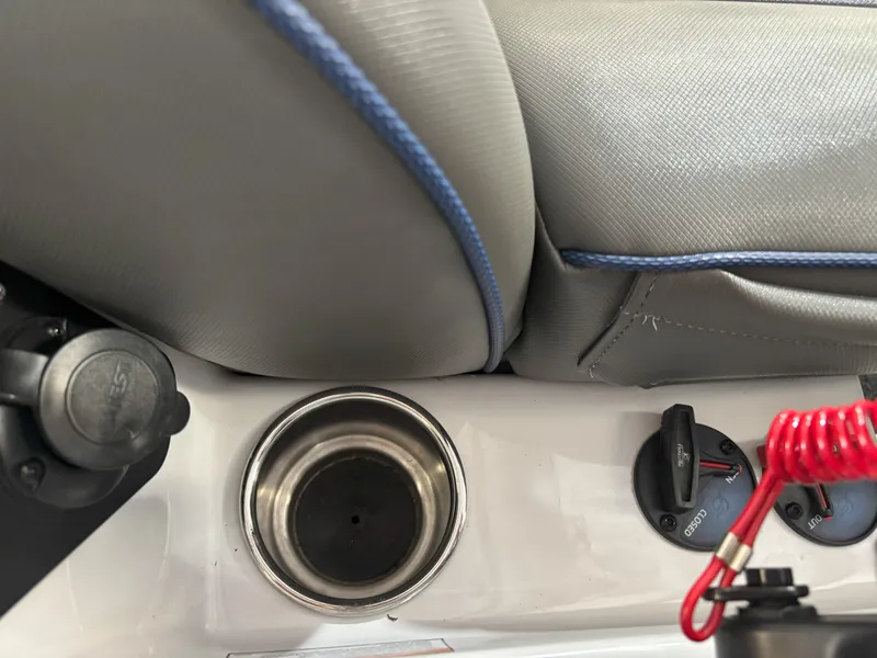 Slide: The Image of Skeeter ZXR20 2024 - 19