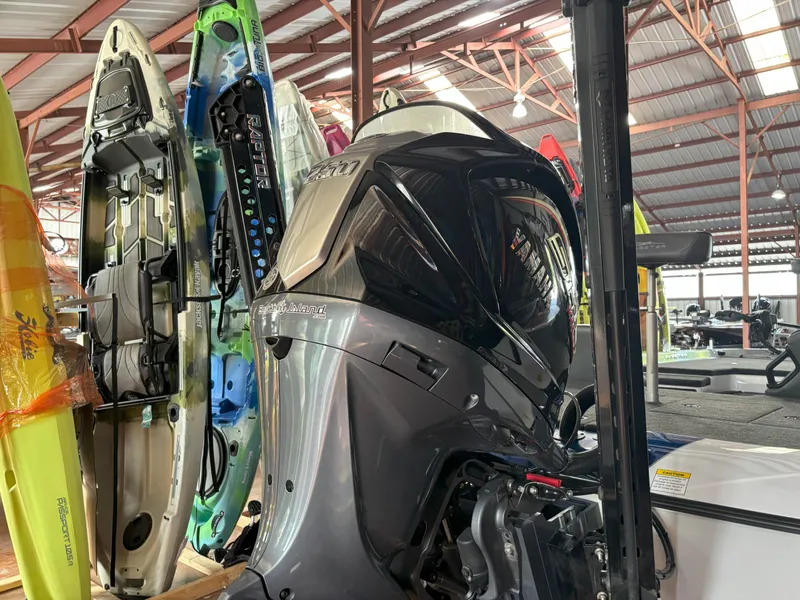 Slide: The Image of Skeeter ZXR20 2024 - 8