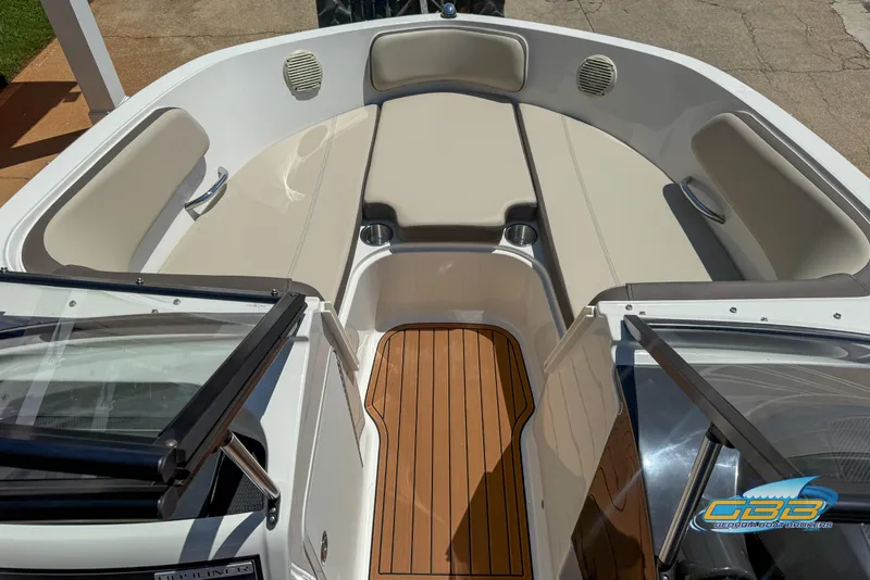 Slide: The Image of 2018 Bayliner VR5 Bowrider I/O with spacious seating and teak-style flooring. - 11