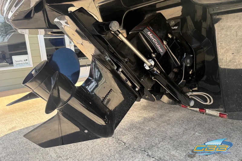 Slide: The Image of 2018 Bayliner VR5 Bowrider I/O with MerCruiser engine and propeller detail. - 7