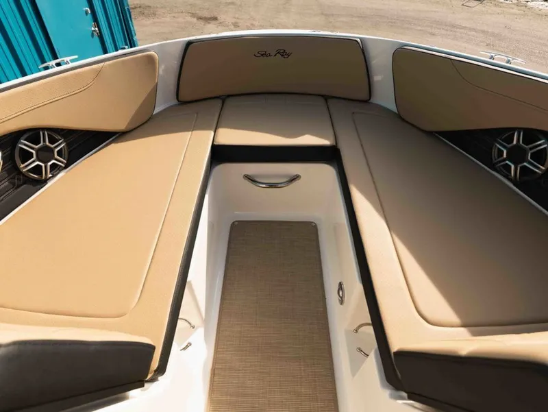 Slide: The Image of Sea Ray SPX 210 2026 - 11