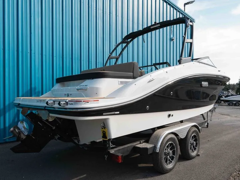 Slide: The Image of Sea Ray SPX 210 2026 - 3