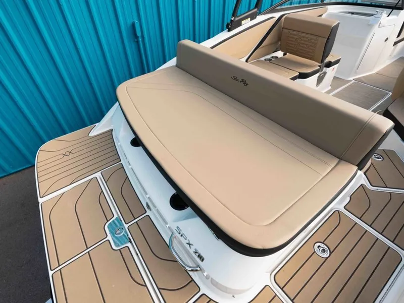 Slide: The Image of Sea Ray SPX 210 2026 - 4