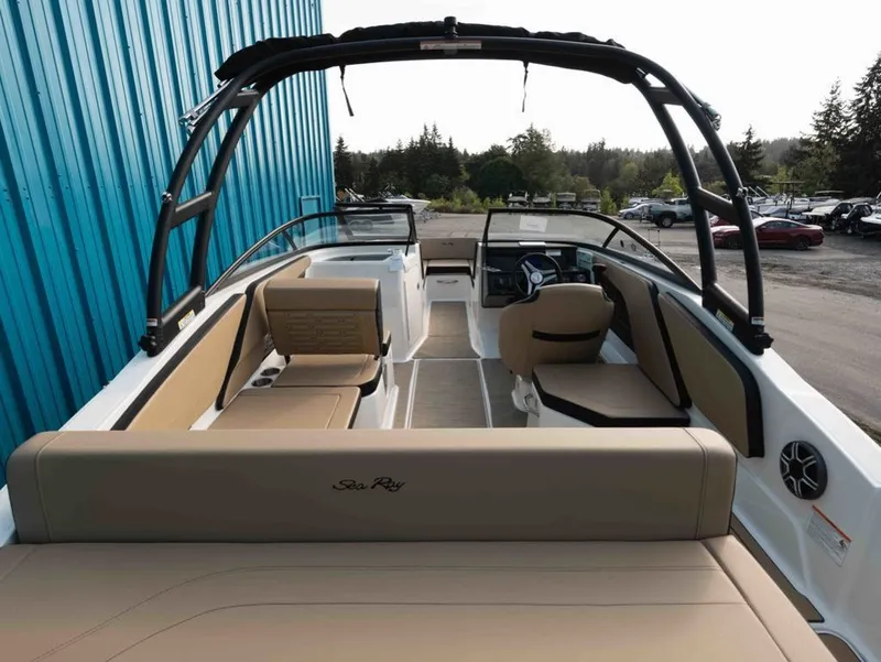 Slide: The Image of Sea Ray SPX 210 2026 - 5