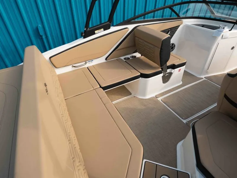 Slide: The Image of Sea Ray SPX 210 2026 - 6