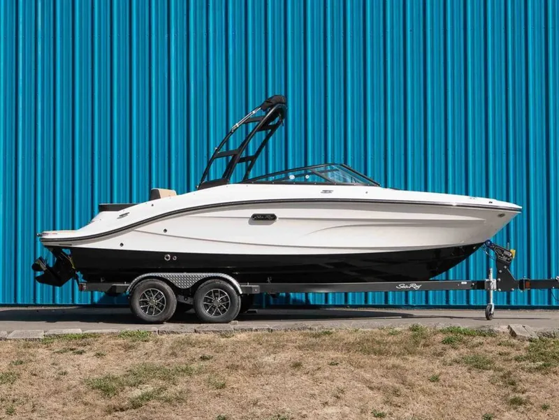 The Image of Sea Ray SPX 210 2026 - 1
