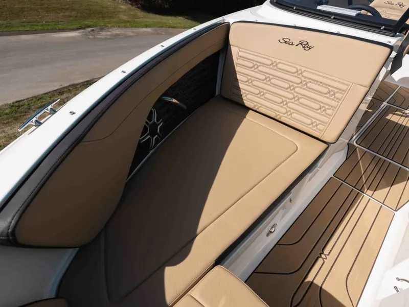 Slide: The Image of Sea Ray SPX 210 2026 - 13