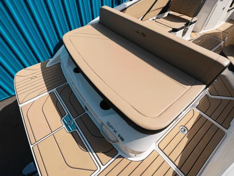 Slide: The Image of Sea Ray SPX 210 2026 - 4