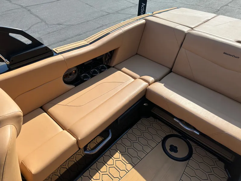 Slide: The Image of MasterCraft NXT23 2024 - 20