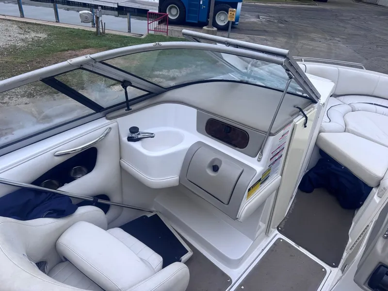 Slide: The Image of Ebbtide 2300 Mystique 2004 - 10