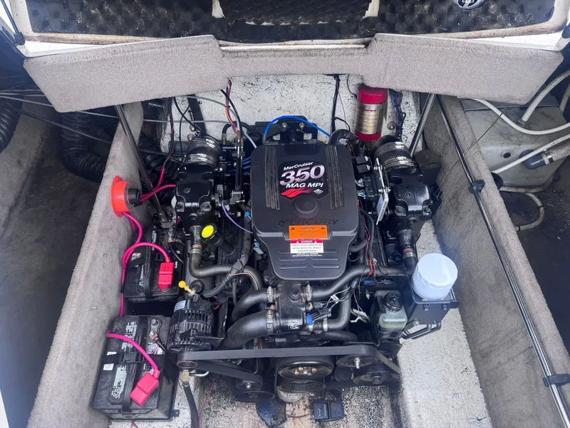 Slide: The Image of Ebbtide 2300 Mystique 2004 - 15