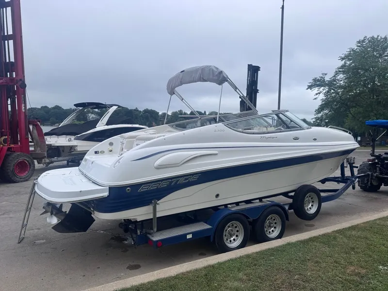 Slide: The Image of Ebbtide 2300 Mystique 2004 - 4