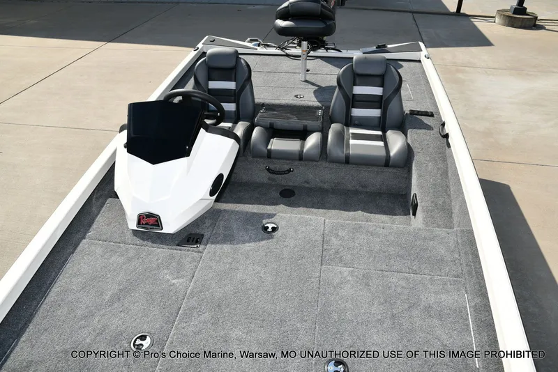 Slide: The Image of Ranger RT188 w/115HP Mercury Pro-XS 2026 - 12