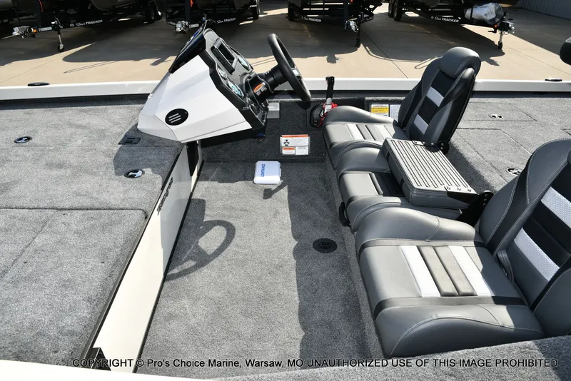 Slide: The Image of Ranger RT188 w/115HP Mercury Pro-XS 2026 - 14