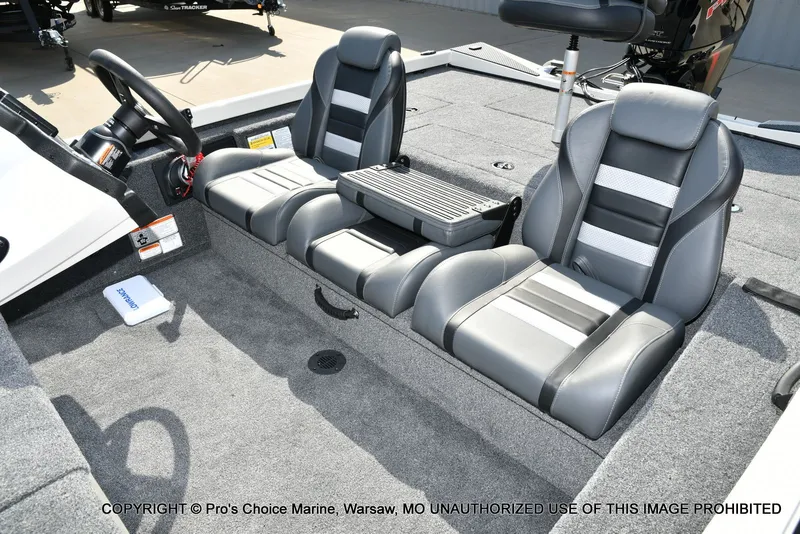 Slide: The Image of Ranger RT188 w/115HP Mercury Pro-XS 2026 - 15