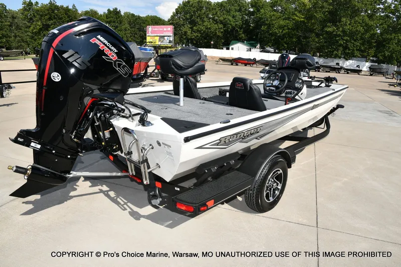Slide: The Image of Ranger RT188 w/115HP Mercury Pro-XS 2026 - 16