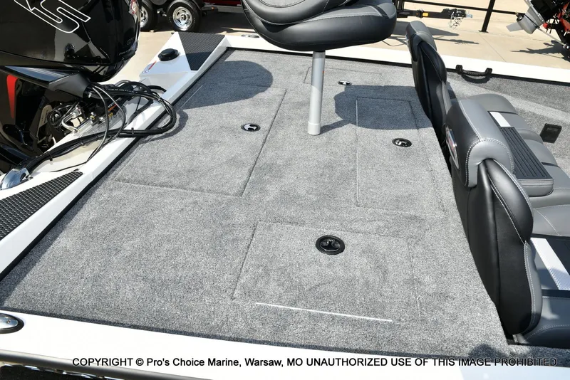 Slide: The Image of Ranger RT188 w/115HP Mercury Pro-XS 2026 - 29