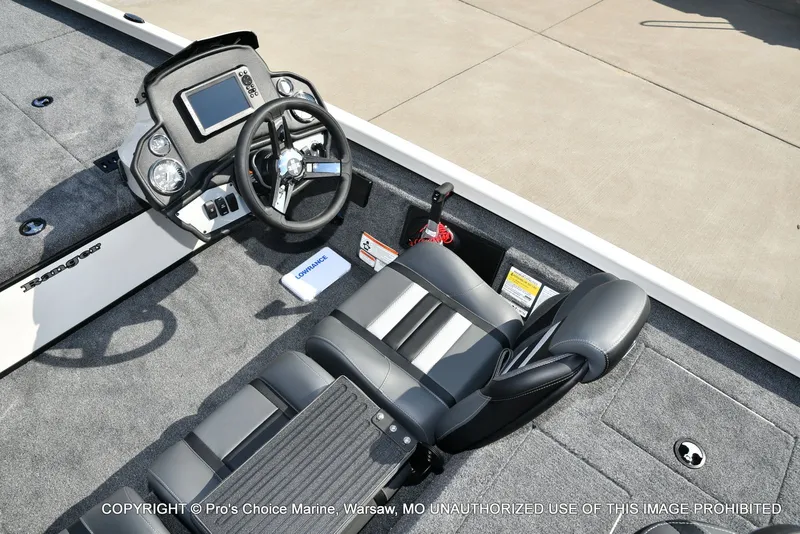 Slide: The Image of Ranger RT188 w/115HP Mercury Pro-XS 2026 - 33