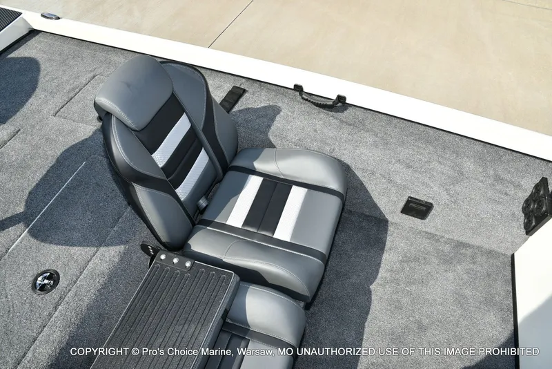 Slide: The Image of Ranger RT188 w/115HP Mercury Pro-XS 2026 - 37