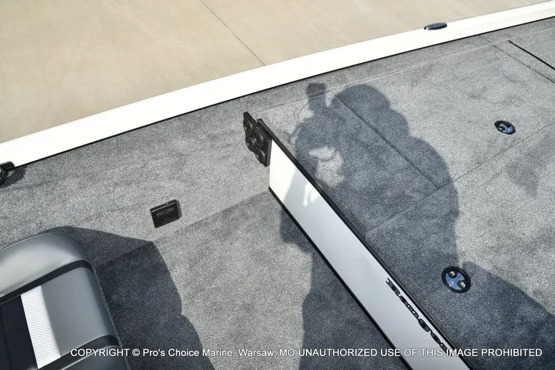 Slide: The Image of Ranger RT188 w/115HP Mercury Pro-XS 2026 - 38