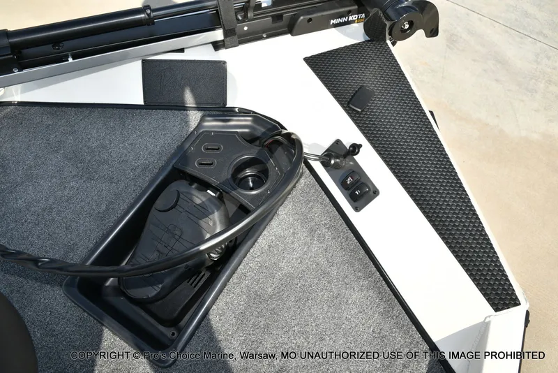 Slide: The Image of Ranger RT188 w/115HP Mercury Pro-XS 2026 - 40