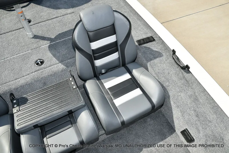 Slide: The Image of Ranger RT188 w/115HP Mercury Pro-XS 2026 - 44