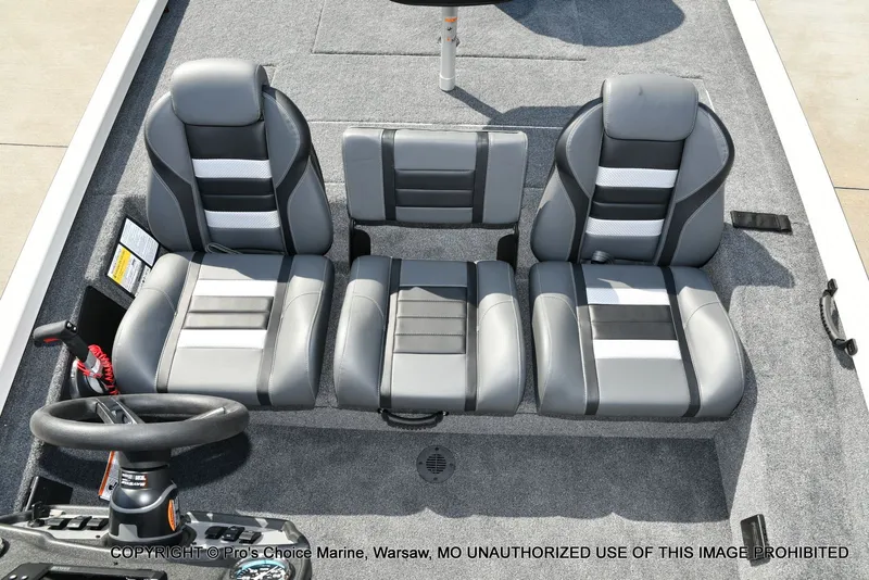 Slide: The Image of Ranger RT188 w/115HP Mercury Pro-XS 2026 - 45