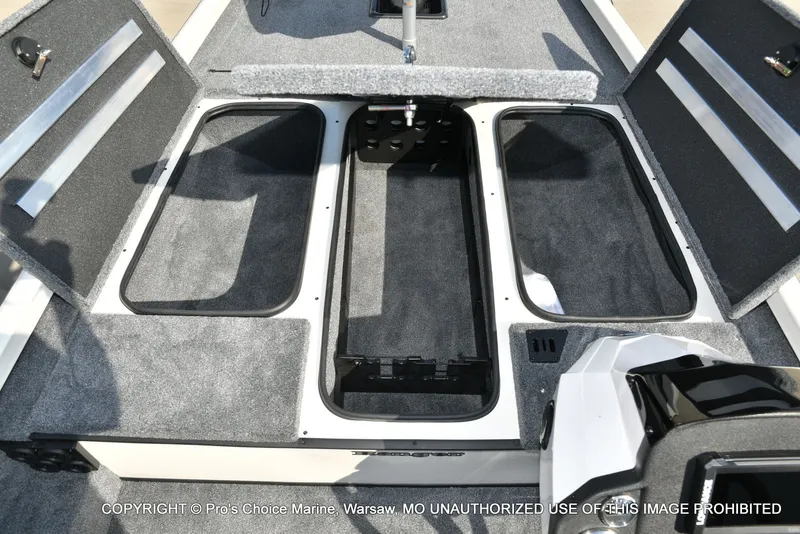 Slide: The Image of Ranger RT188 w/115HP Mercury Pro-XS 2026 - 47