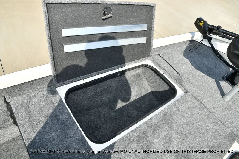 Slide: The Image of Ranger RT188 w/115HP Mercury Pro-XS 2026 - 49